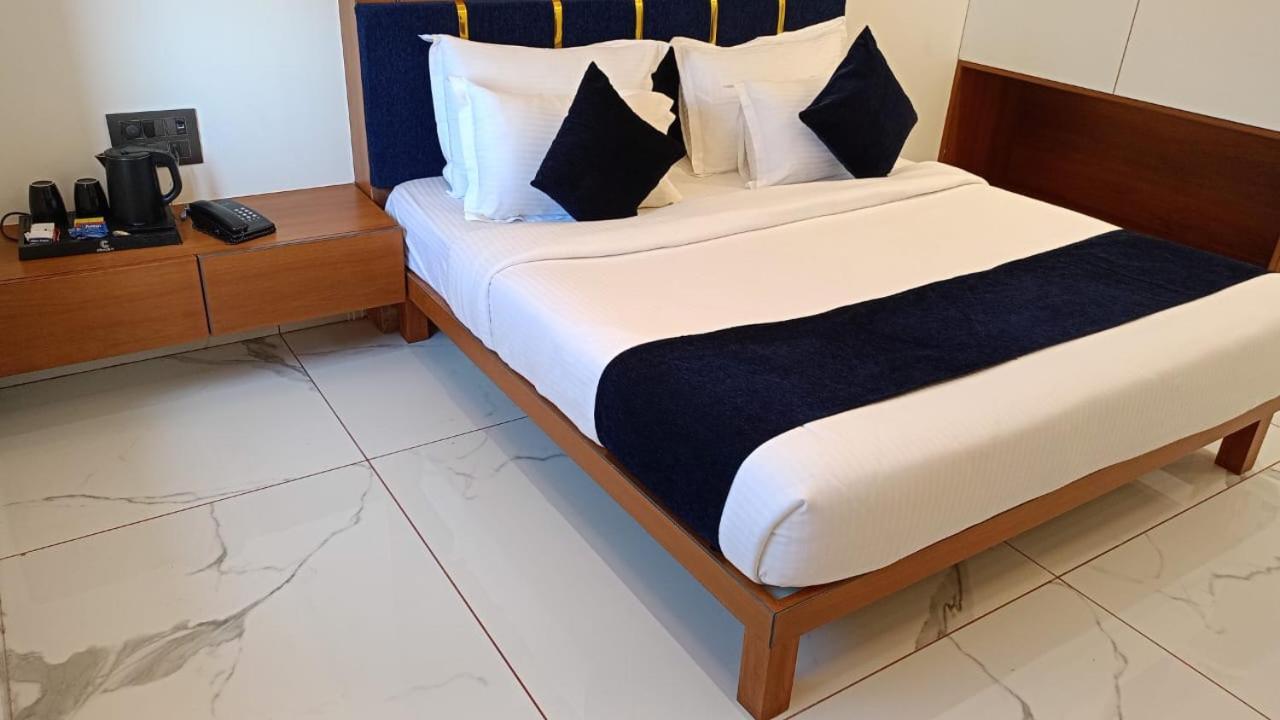 The Scenic Unity Hotel Garudeshwar Buitenkant foto