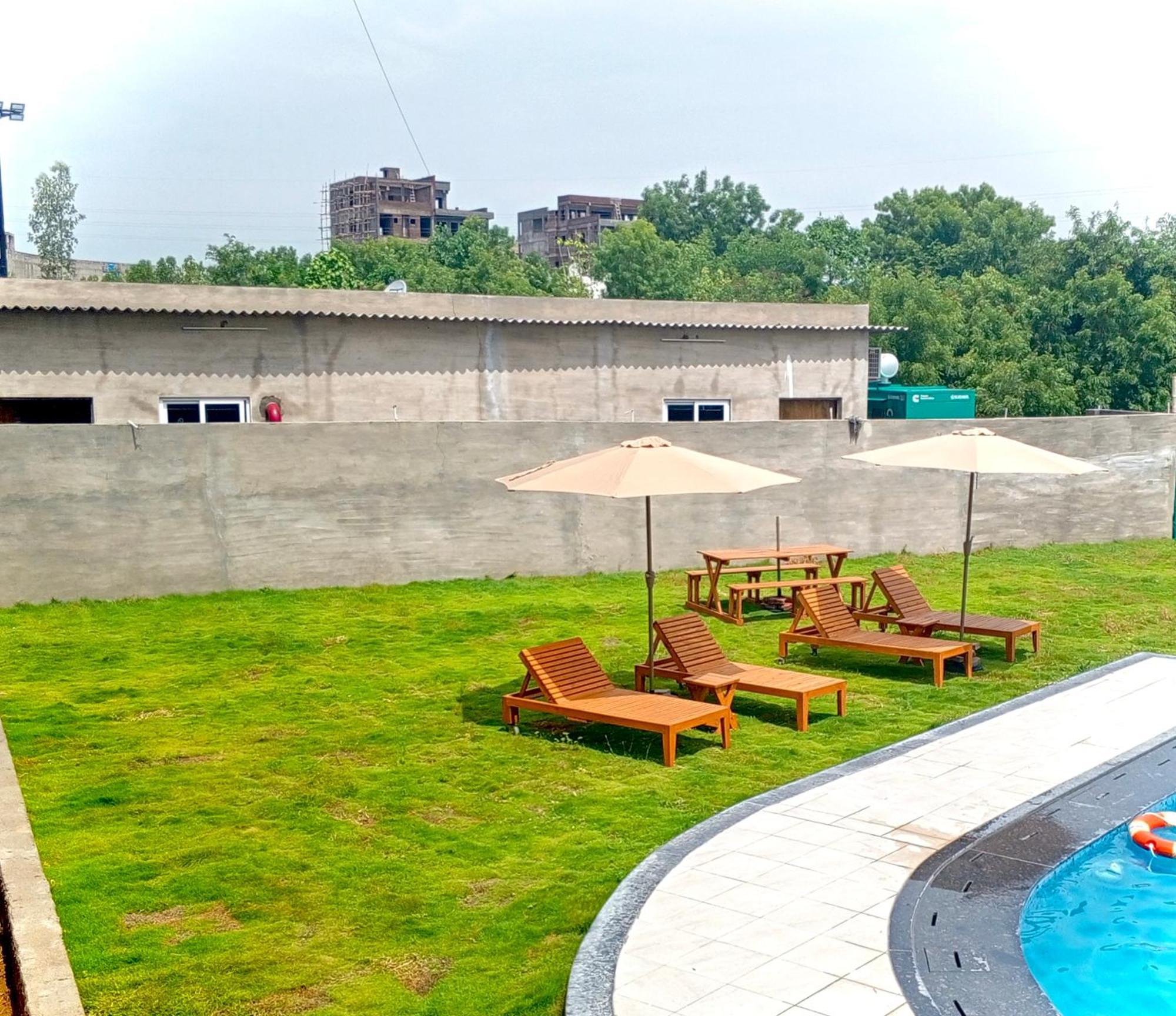 The Scenic Unity Hotel Garudeshwar Buitenkant foto